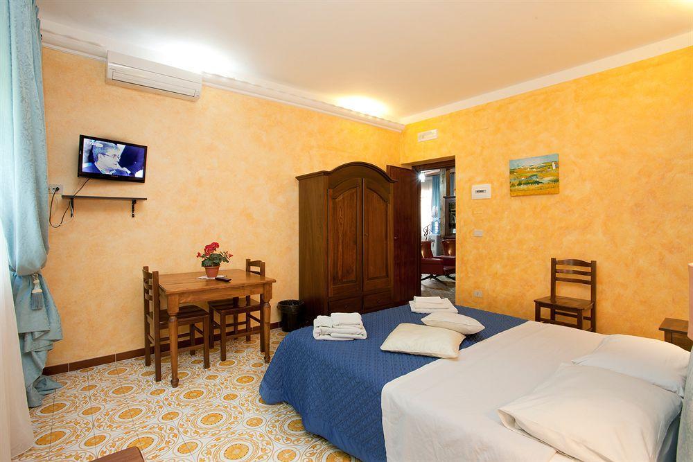 Kunesias B&B Cinisi Bagian luar foto
