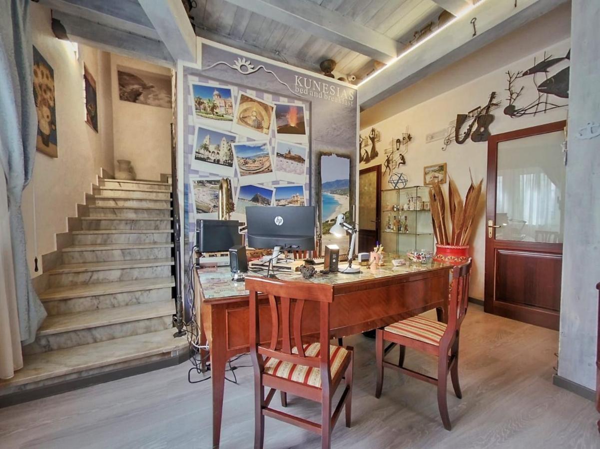 Kunesias B&B Cinisi Bagian luar foto