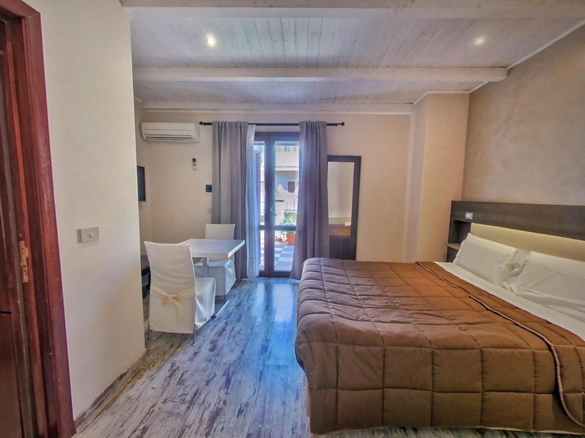 Kunesias B&B Cinisi Bagian luar foto