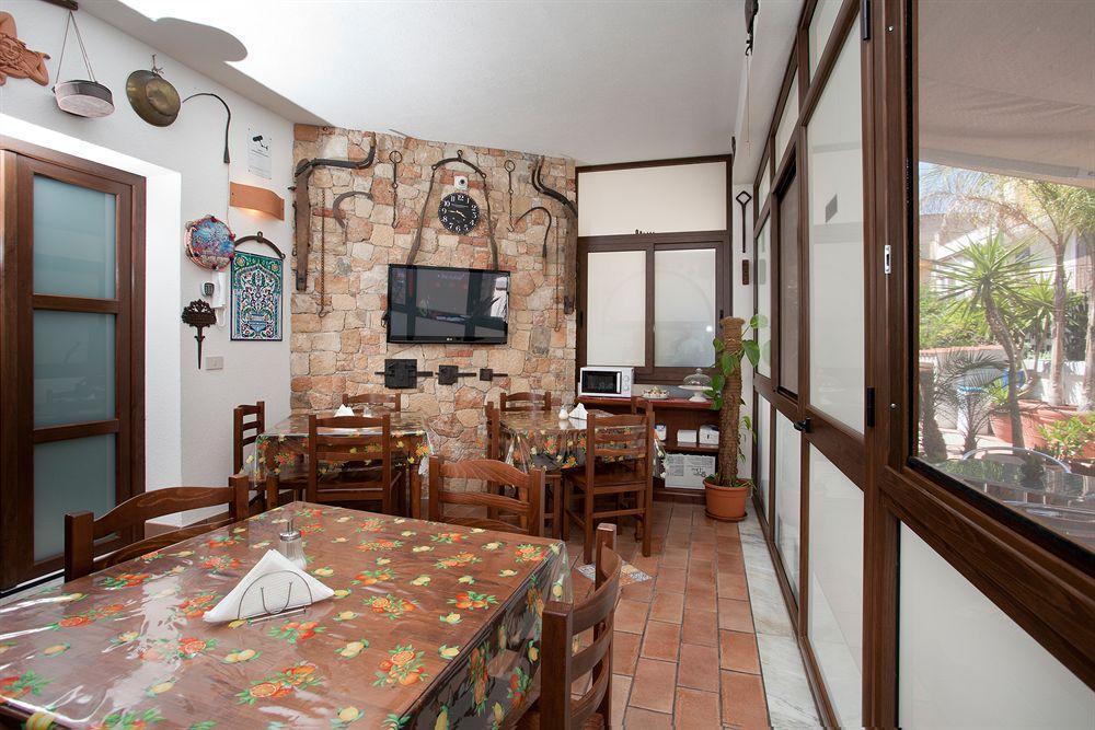 Kunesias B&B Cinisi Bagian luar foto