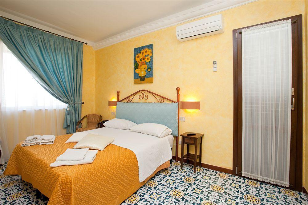 Kunesias B&B Cinisi Bagian luar foto